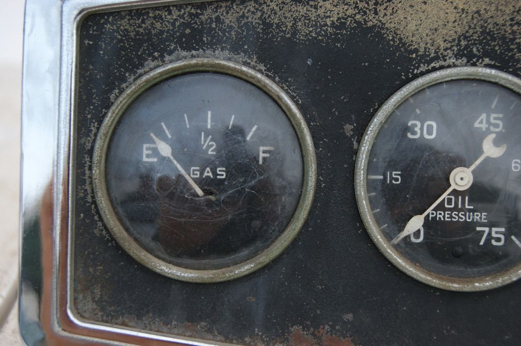 STEWART WARNER 5 GAUGE AUBURN STYLE PANEL WITH BEVELED GLASS GAUGES